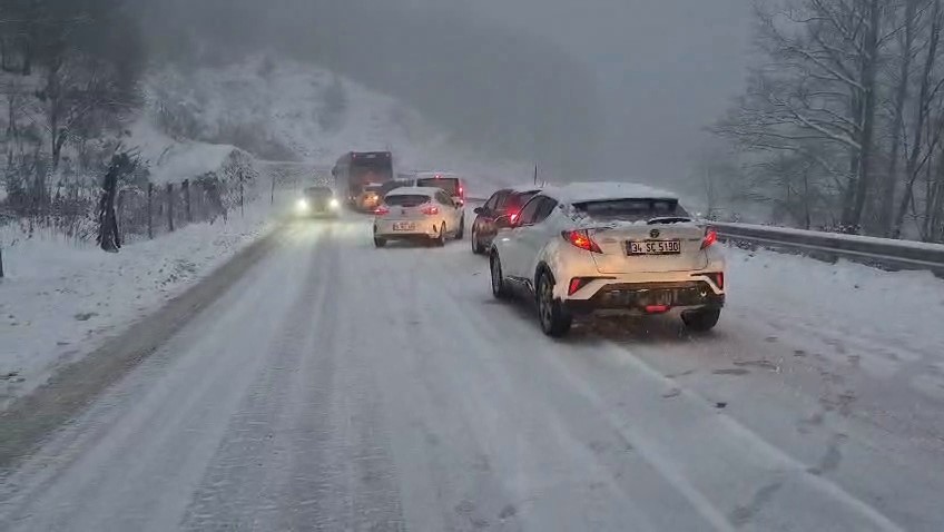 uludagda trafik cilesi kilometrelerce kuyruk olustu 3 adIZbgtg