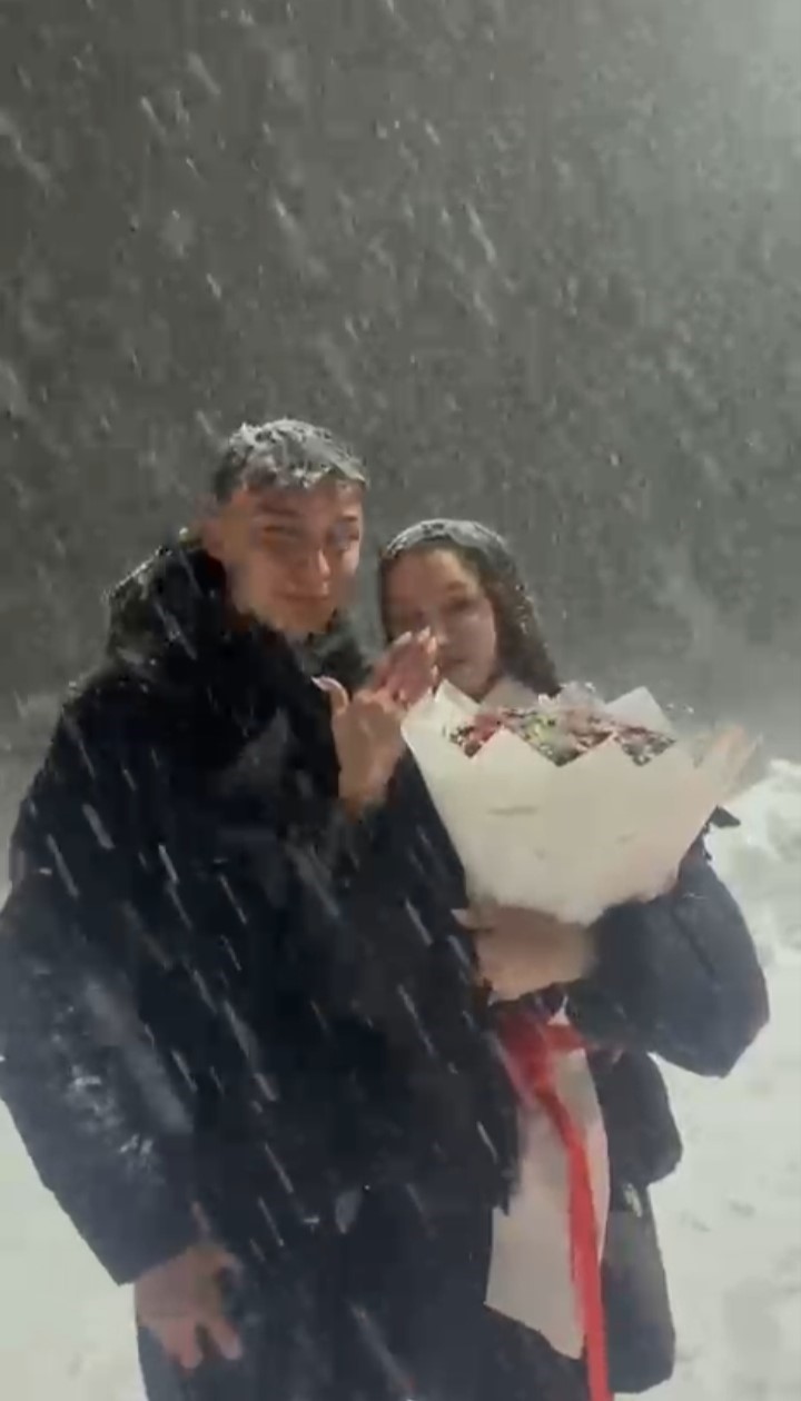 uludagda yilin son ve ilk romantik surprizleri karlar altinda iki evet 3 YVIPVRKS