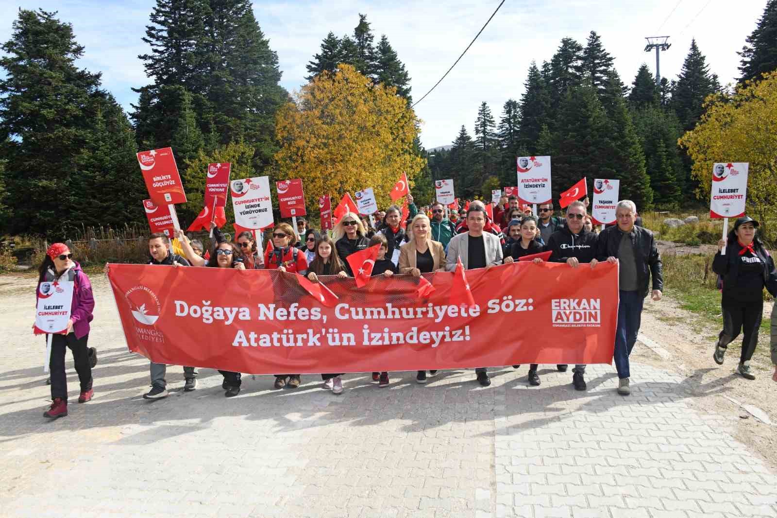 uludagda yuzlerce kisi cumhuriyetin izinde yurudu 1 lcDCait9