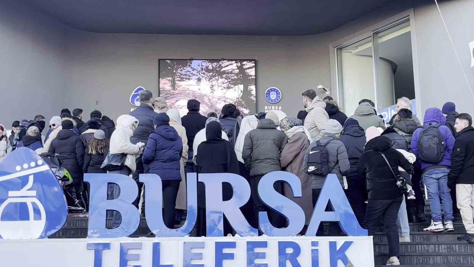 uludagda zirve yarisiteleferik kuyruklari metrelerce uzadi 3 zhHEmzre