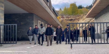 uludagin-ormanlarinda-12-saatlik-kabuskayip-gencler-bulundu-ekkLk34W.jpg