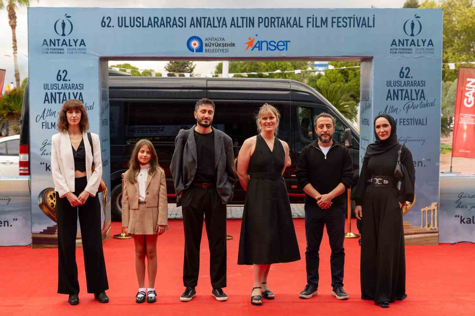 ulusal yarismanin iki finalisti antalyada seyirciyle bulustu 0 5zjngzD5