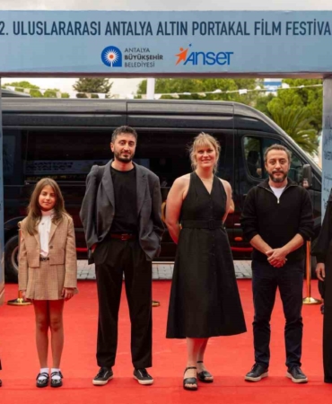 ulusal-yarismanin-iki-finalisti-antalyada-seyirciyle-bulustu-QCc4Cudd.jpg