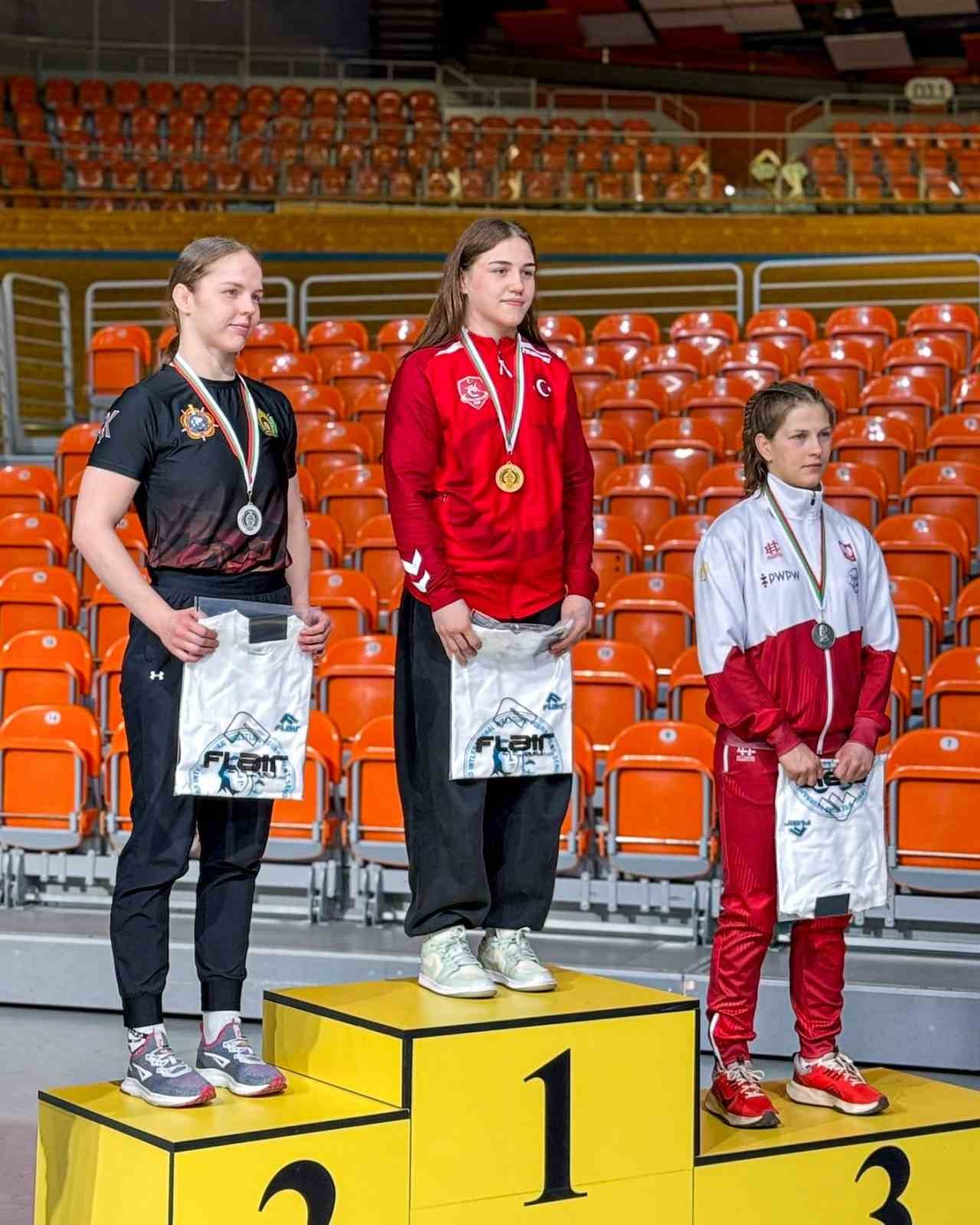 uluslararasi dan kolov nikola petrov turnuvasinda millilerden 6 madalya 1 hIjk2d6U