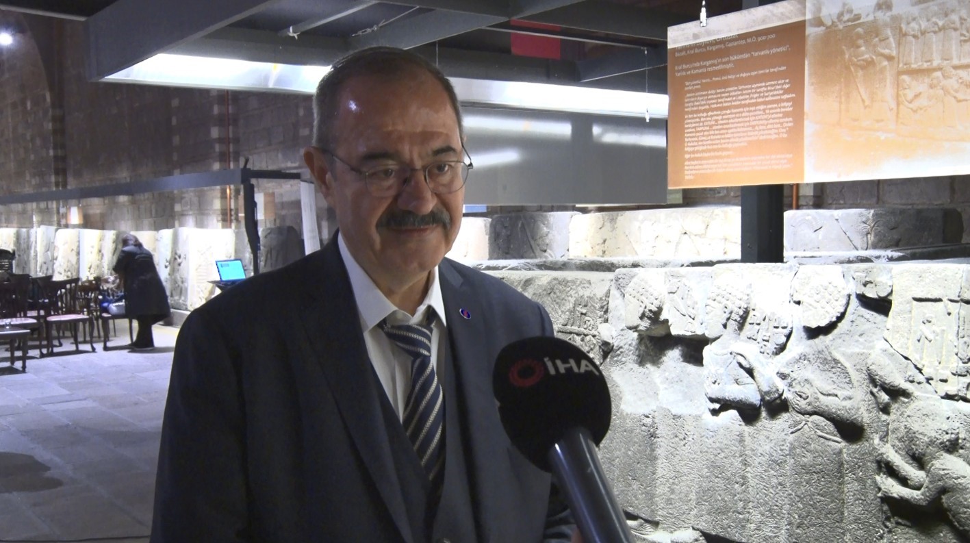 uluslararasi kazilarin urunu karkamis eserleri sergide 100 yillik parca tamamlandi 5 iRwZv5ST