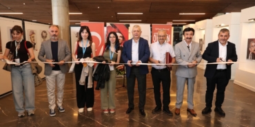 uluslararasi-orhan-kemal-karikaturleri-sergisi-osmangazide-acildi-B213T9wW.jpg