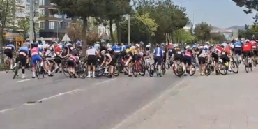 uluslararasi-samsun-gran-fondo-yarisinda-korkutan-kaza-2-yarali-aiXPNnLF.jpg