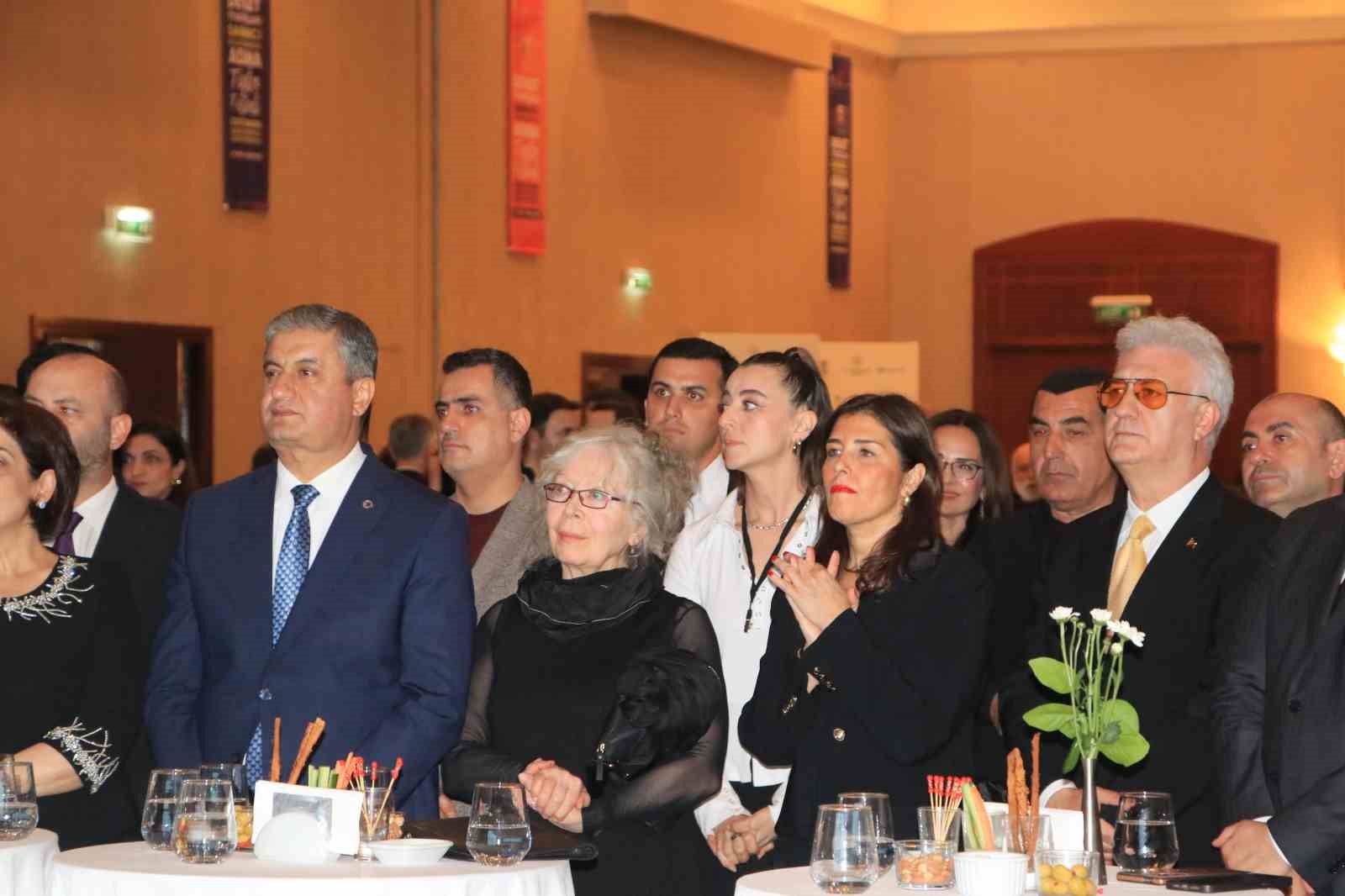 uluslararasi tiyatro festivalinde yasam boyu basari odulu sahibini buldu 2