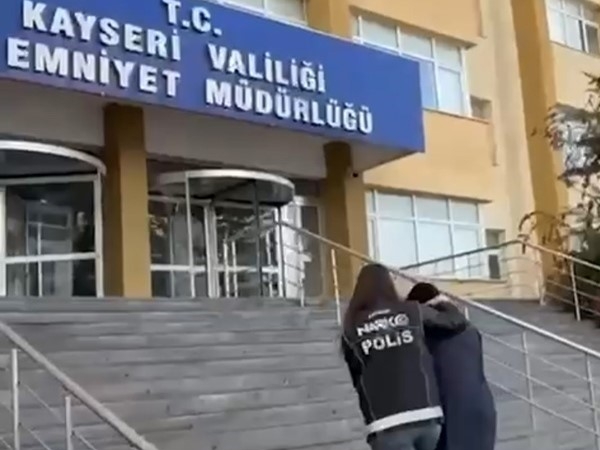 uluslararasi-uyusturucu-madde-ticareti-yapan-supheli-midesinde-uyusturucuyla-yakalandi-mYvyBhRH.jpg