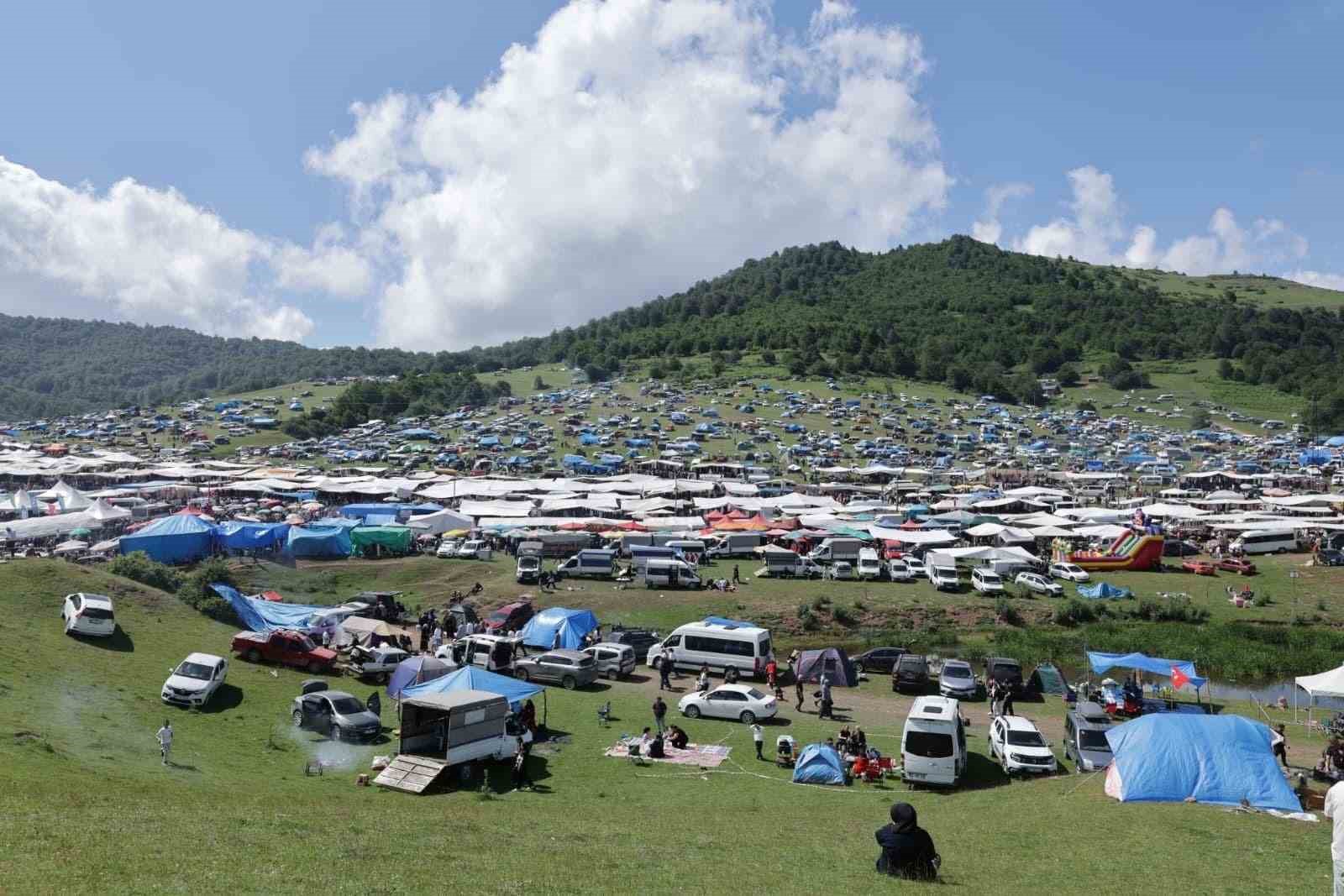 Uluvahta Yayla Festivali, binlerce vatandaşın katılımıyla gerçekleştirildi 11 uluvahta yayla festivali binlerce vatandasin katilimiyla gerceklestirildi 7 VpXbXQM4