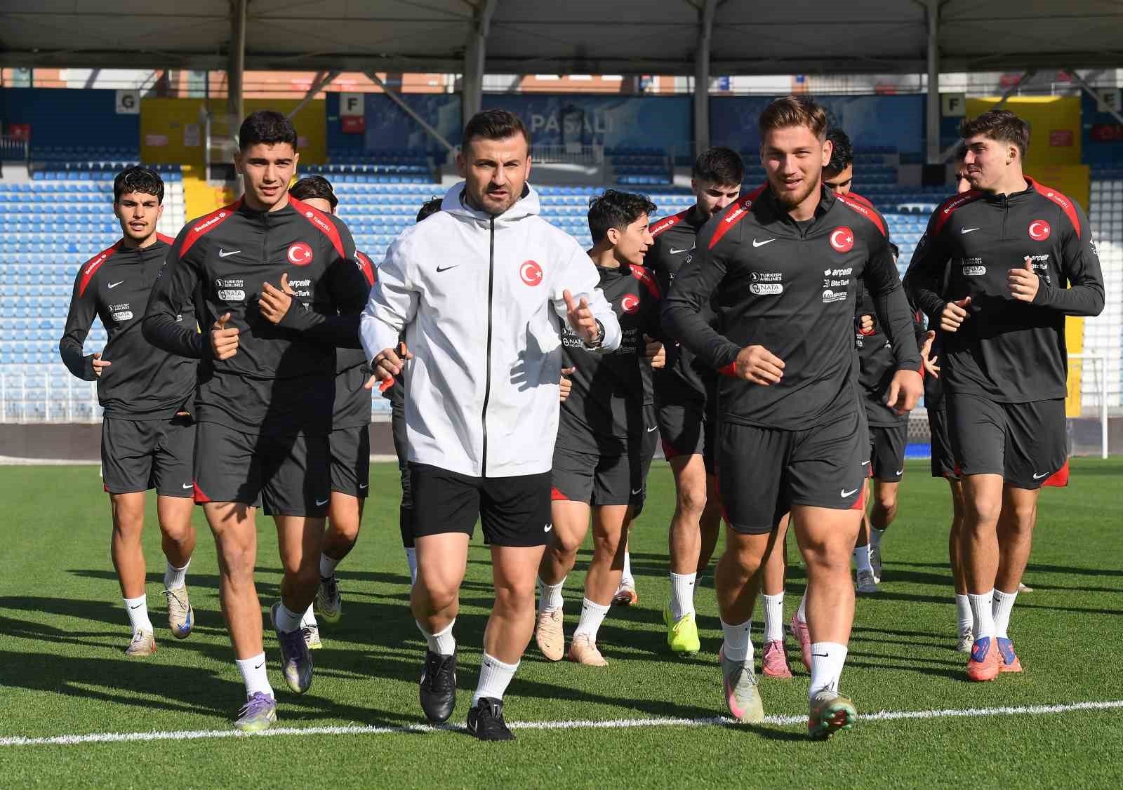umit milli futbol takimi ukrayna maci hazirliklarini tamamladi 1