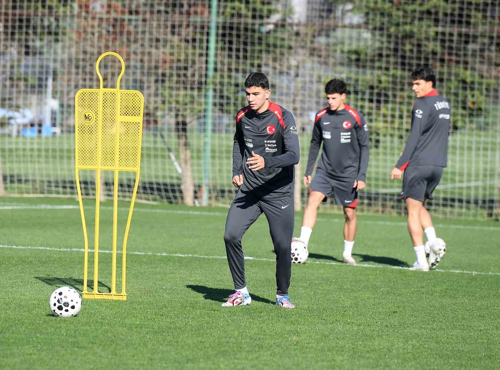 Ümit Milli Takımı, Litvanya maçı hazırlıklarına ara vermeden başladı 6 umit milli takimi litvanya maci hazirliklarina ara vermeden basladi 2 7k2NAzfJ