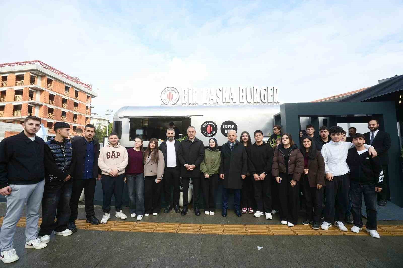 umraniyede gencler icin ekonomik menu sunan mekan kapilarini acti 1 MyiTrhzq