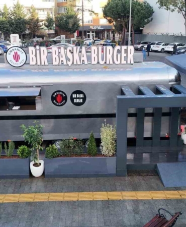umraniyede-gencler-icin-ekonomik-menu-sunan-mekan-kapilarini-acti-AD8TCJLC.jpg
