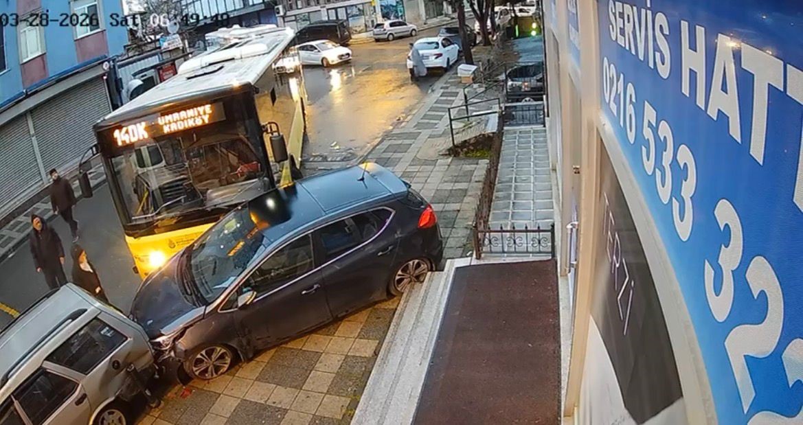umraniyede iett otobusu park halindeki araclara carpti 3 fMnaOyQr