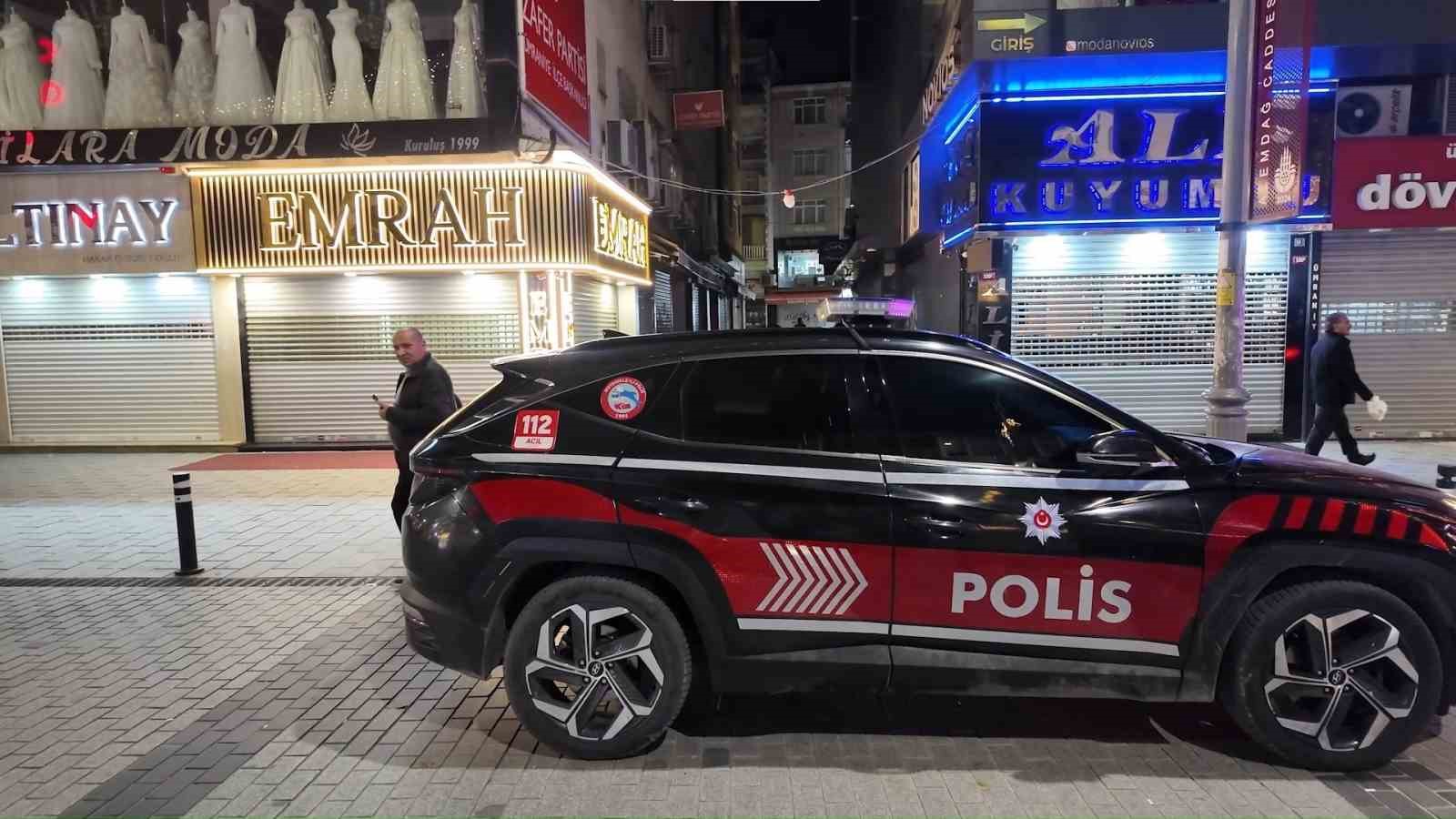 umraniyede kuyumcuda doldur bosalt faciasi is arkadasini vurdu 0 K78ggVbW