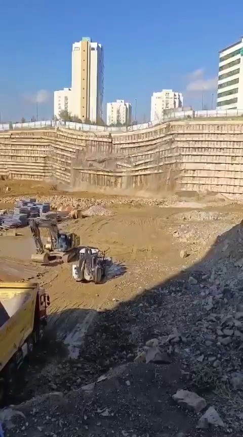 umraniyede yol coktu o anlar kamerada 2 LPzfynzg