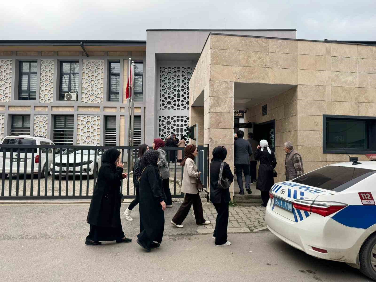 umre dolandiriciligi iddiasinda firma sahibinden aciklama 0 9sMsYWmF