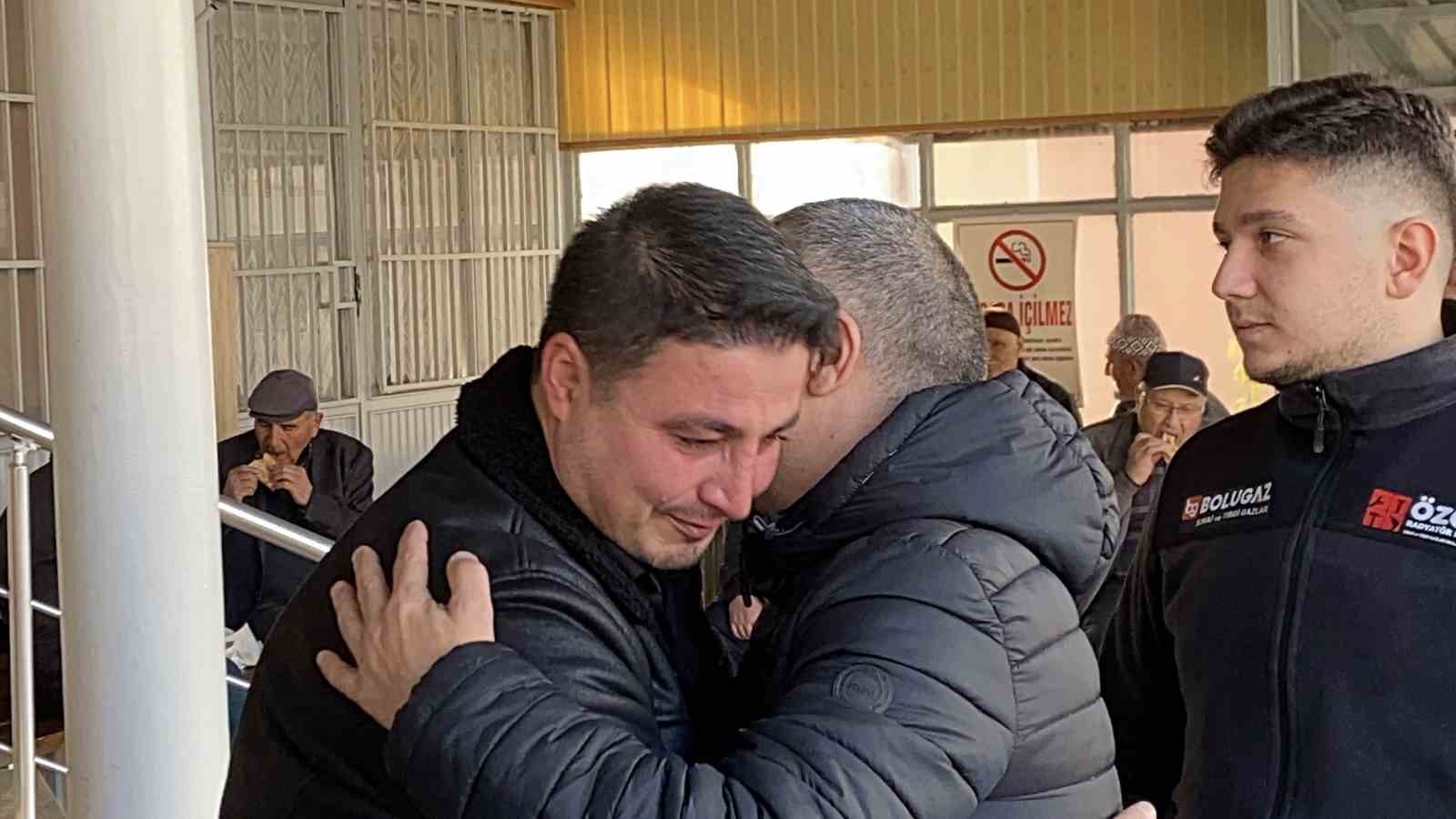umre icin gittigi kutsal topraklarda hayatini kaybetti giyabi cenaze namazi kilindi 0 scyZLRyg