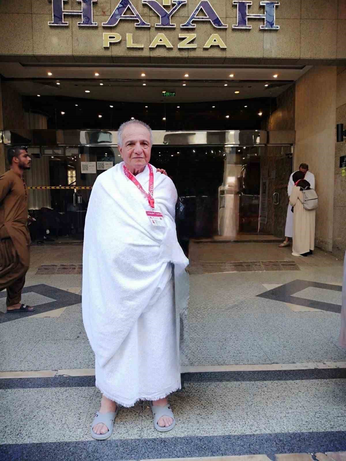 umre icin gittigi kutsal topraklarda hayatini kaybetti giyabi cenaze namazi kilindi 4 9PFL1Xqw