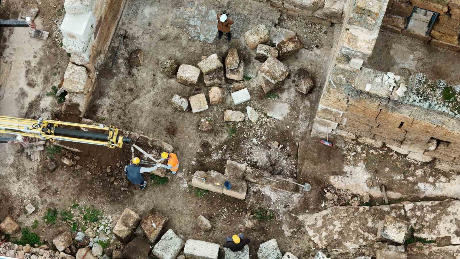 UNESCO Dünya Mirası Geçici Listesi’nde yer alan Zerzevan Kalesi’nde restorasyon çalışmaları devam ediyor 6 unesco dunya mirasi gecici listesinde yer alan zerzevan kalesinde restorasyon calismalari devam ediyor 2 81ct6j3I