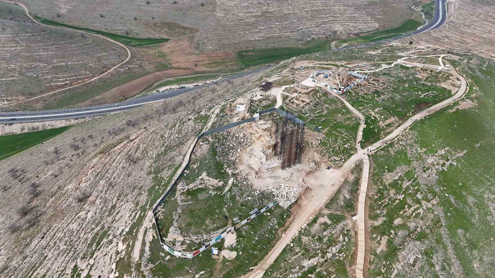 UNESCO Dünya Mirası Geçici Listesi’nde yer alan Zerzevan Kalesi’nde restorasyon çalışmaları devam ediyor 7 unesco dunya mirasi gecici listesinde yer alan zerzevan kalesinde restorasyon calismalari devam ediyor 3 dOEqZH1v