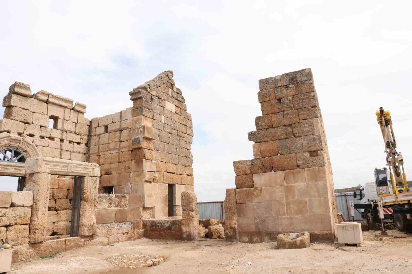 UNESCO Dünya Mirası Geçici Listesi’nde yer alan Zerzevan Kalesi’nde restorasyon çalışmaları devam ediyor 10 unesco dunya mirasi gecici listesinde yer alan zerzevan kalesinde restorasyon calismalari devam ediyor 6 ciFdScXY