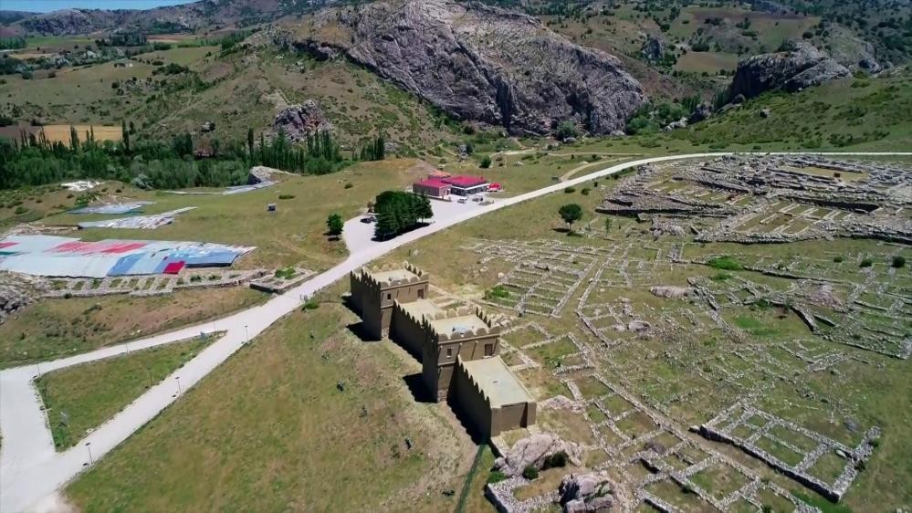 unesco komitesi uyesi prof dr ozunel hattusa unesconun dunya ve insanliga baris getirme idealinin 315hCtYH