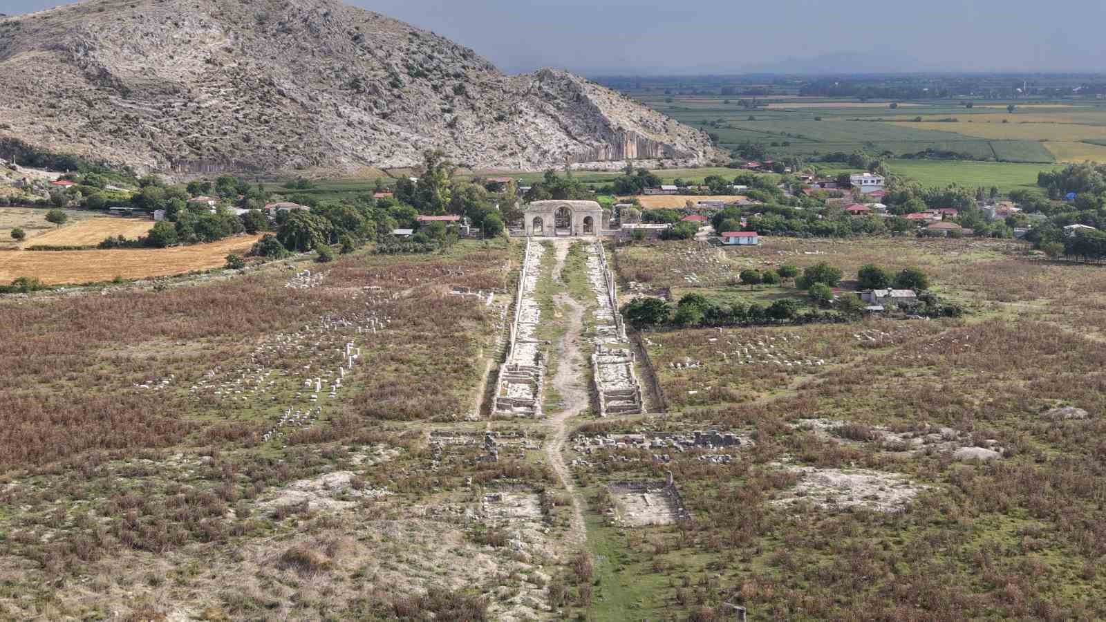 unesco listesindeki anavarza antik kenti ziyaretcilerini agirliyor 1
