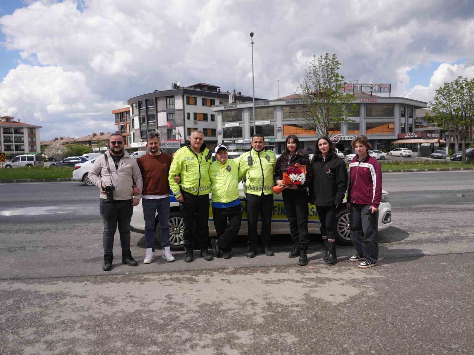 uniformayi giydi denetime cikti down sendromlu oguz kaanin en mutlu gunu 3 72Ltipaz