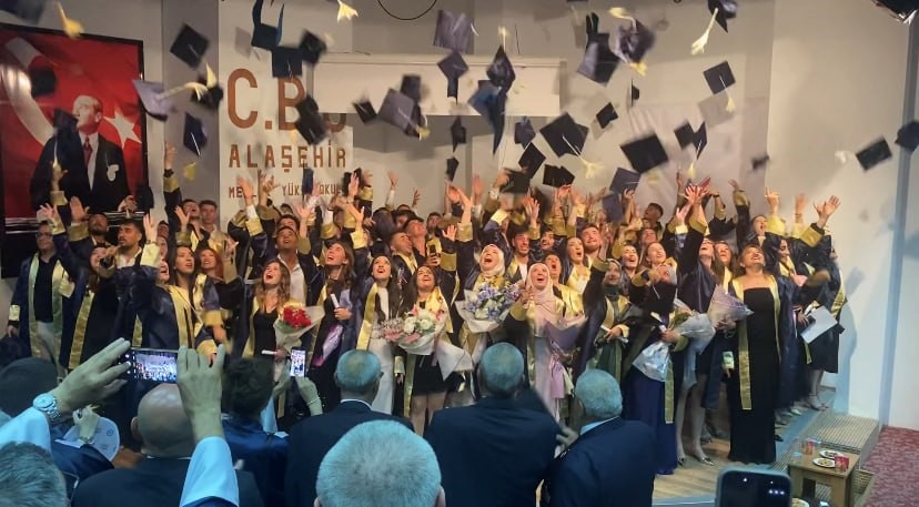 Üniversite hayalini 56 yaşında gerçekleştirdi 11 universite hayalini 56 yasinda gerceklestirdi 7