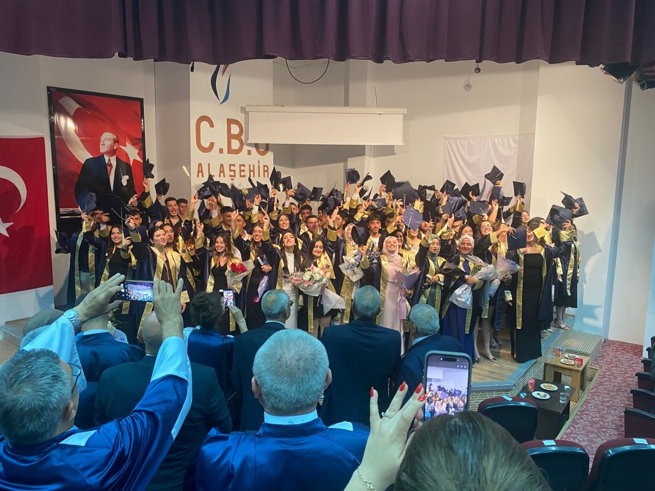 Üniversite hayalini 56 yaşında gerçekleştirdi 12 universite hayalini 56 yasinda gerceklestirdi 8 7G4239wS