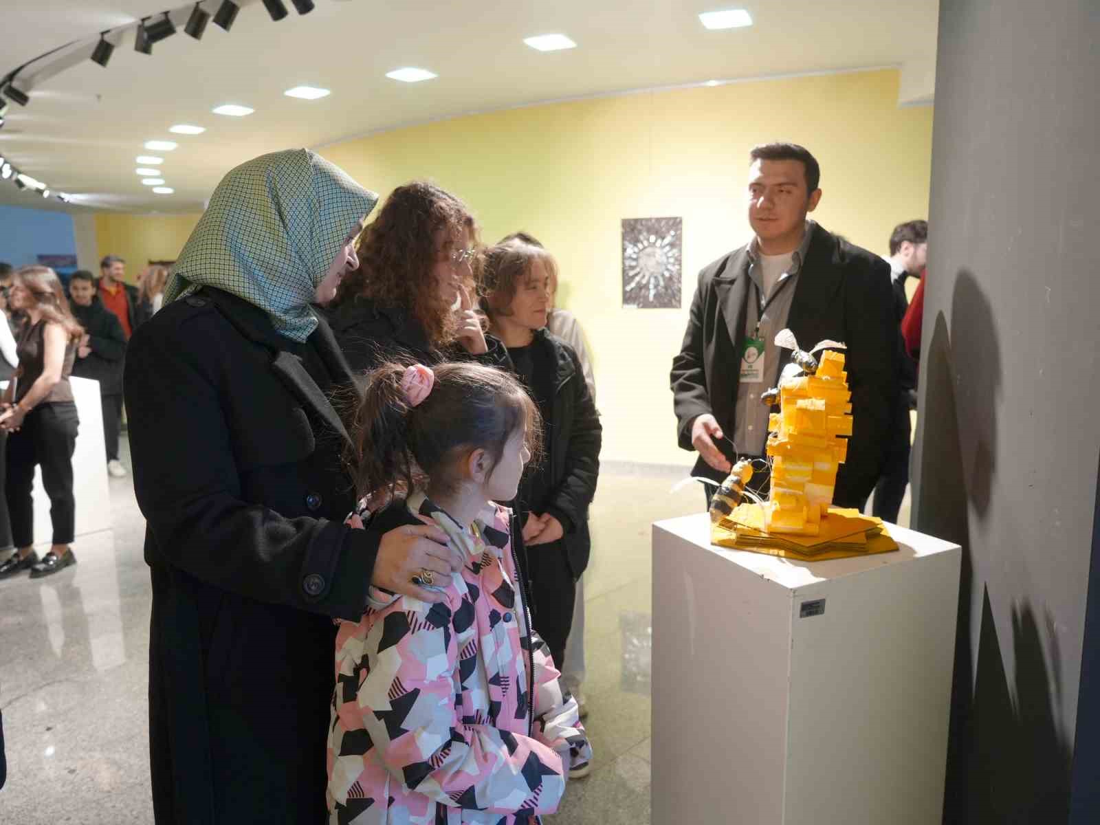universite ogrencileri atiklari sanata donusturdu 4 zBU5T8mY