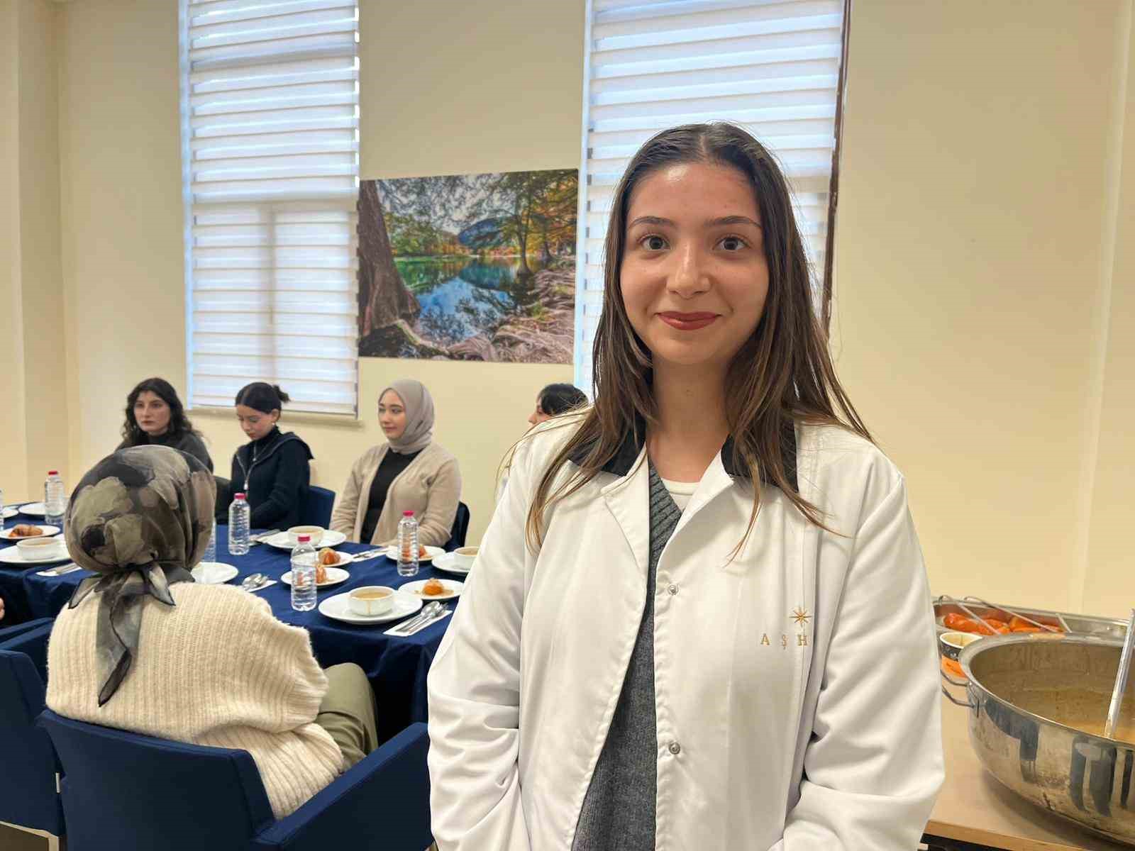 Üniversite öğrencileri Eskişehir’in yöresel lezzetleri için mutfağa girdi 15 universite ogrencileri eskisehirin yoresel lezzetleri icin mutfaga girdi 11 n616rG2p