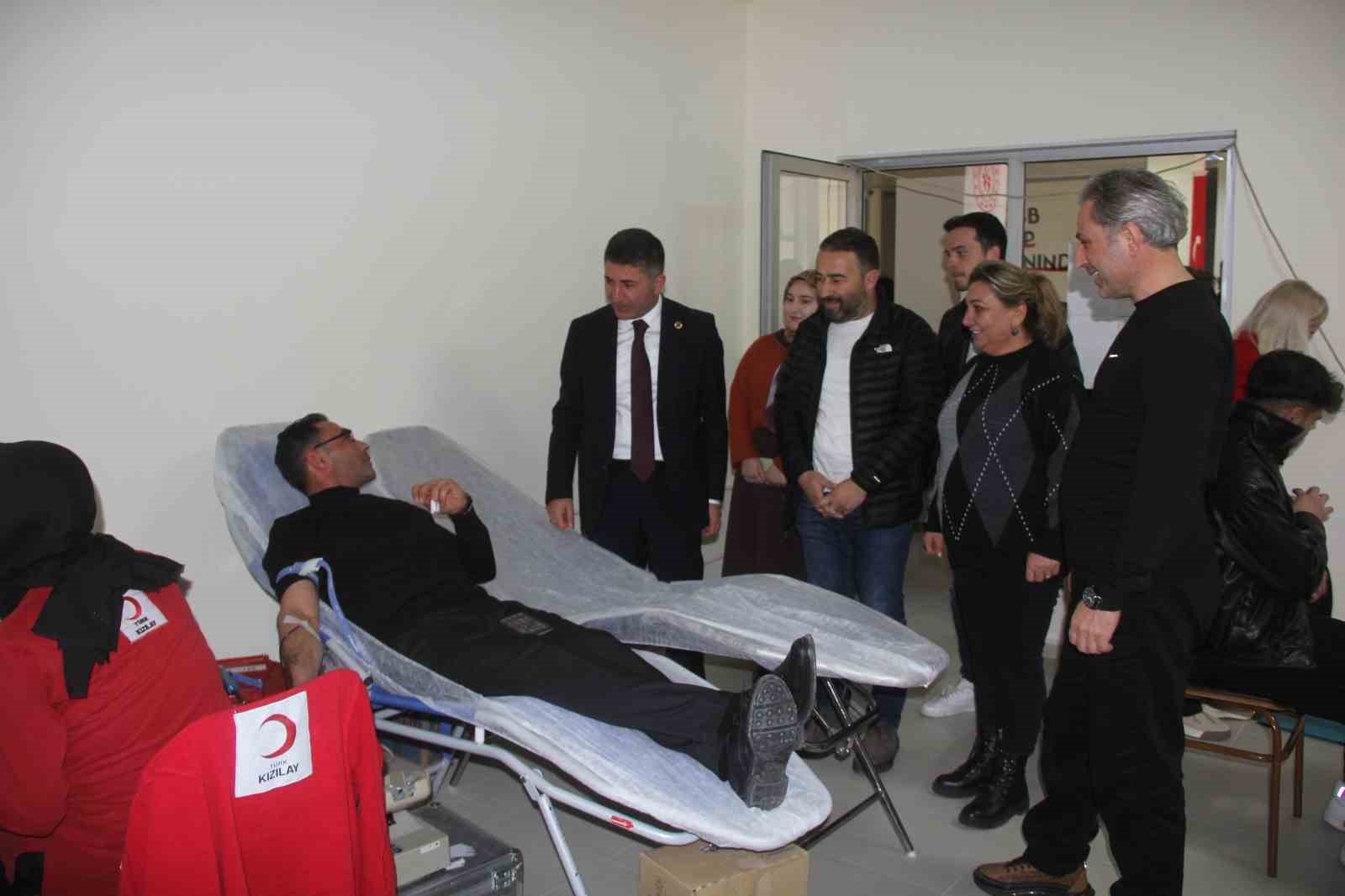 universite ogrencileri kan bagisi icin siraya girdi 2 bDiq3LiH