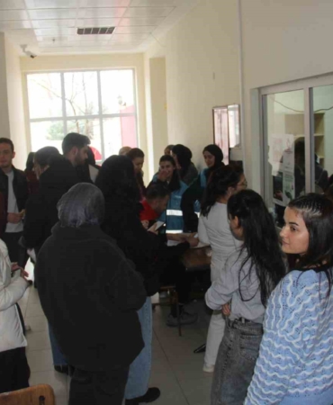 universite-ogrencileri-kan-bagisi-icin-siraya-girdi-AE2kcQ81.jpg