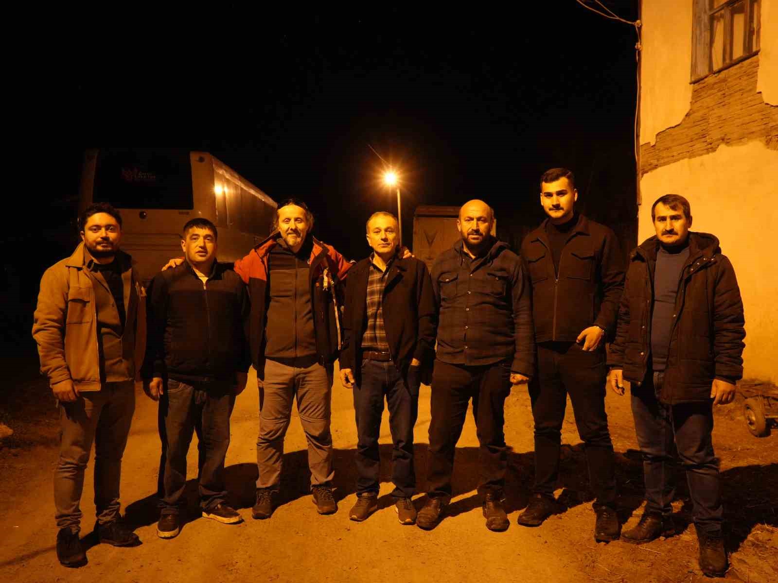 universite ogrencileri oruclarini koyde kurulan iftar sofrasinda acti 5 WfXpY5ls