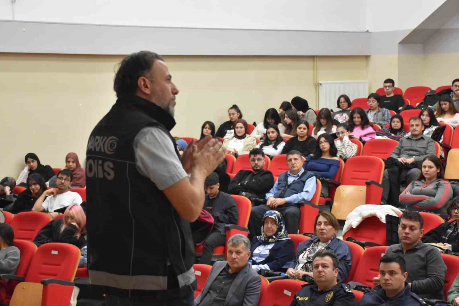 universite ogrencileri uyusturucuya karsi bilinclendi 2 PhjMcpEF