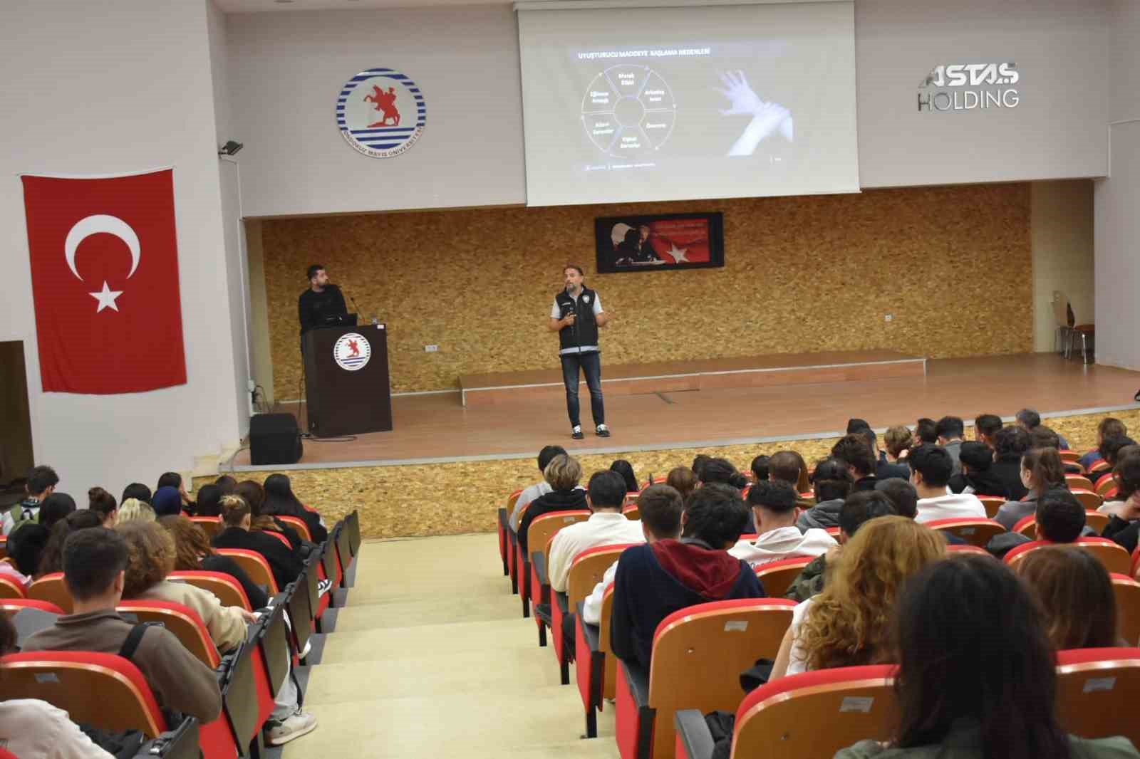 universite ogrencileri uyusturucuya karsi bilinclendi 3 ZgIwYm4e