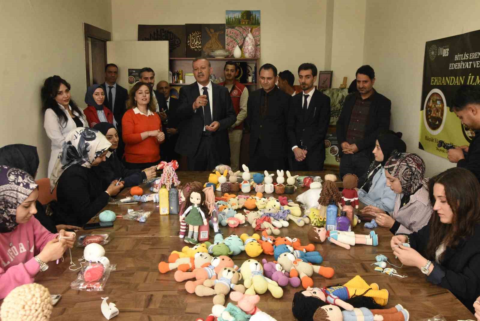 universite ogrencilerinden gonul koprusu ekrandan ilmege kalpten kardese dayanismasi 1 yNnWGd78