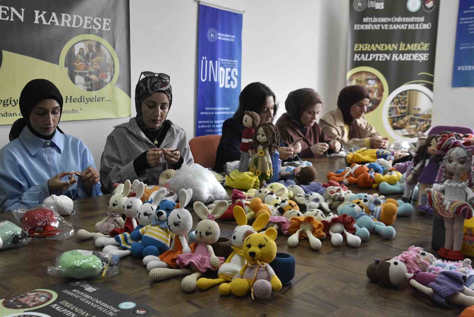 universite ogrencilerinden gonul koprusu ekrandan ilmege kalpten kardese dayanismasi 5 WlC58sqp
