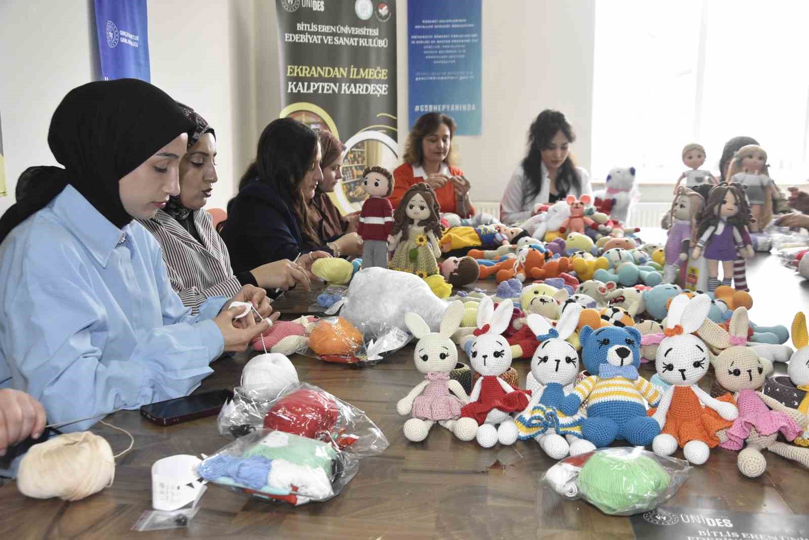 universite ogrencilerinden gonul koprusu ekrandan ilmege kalpten kardese dayanismasi 6 yEF7Peqw
