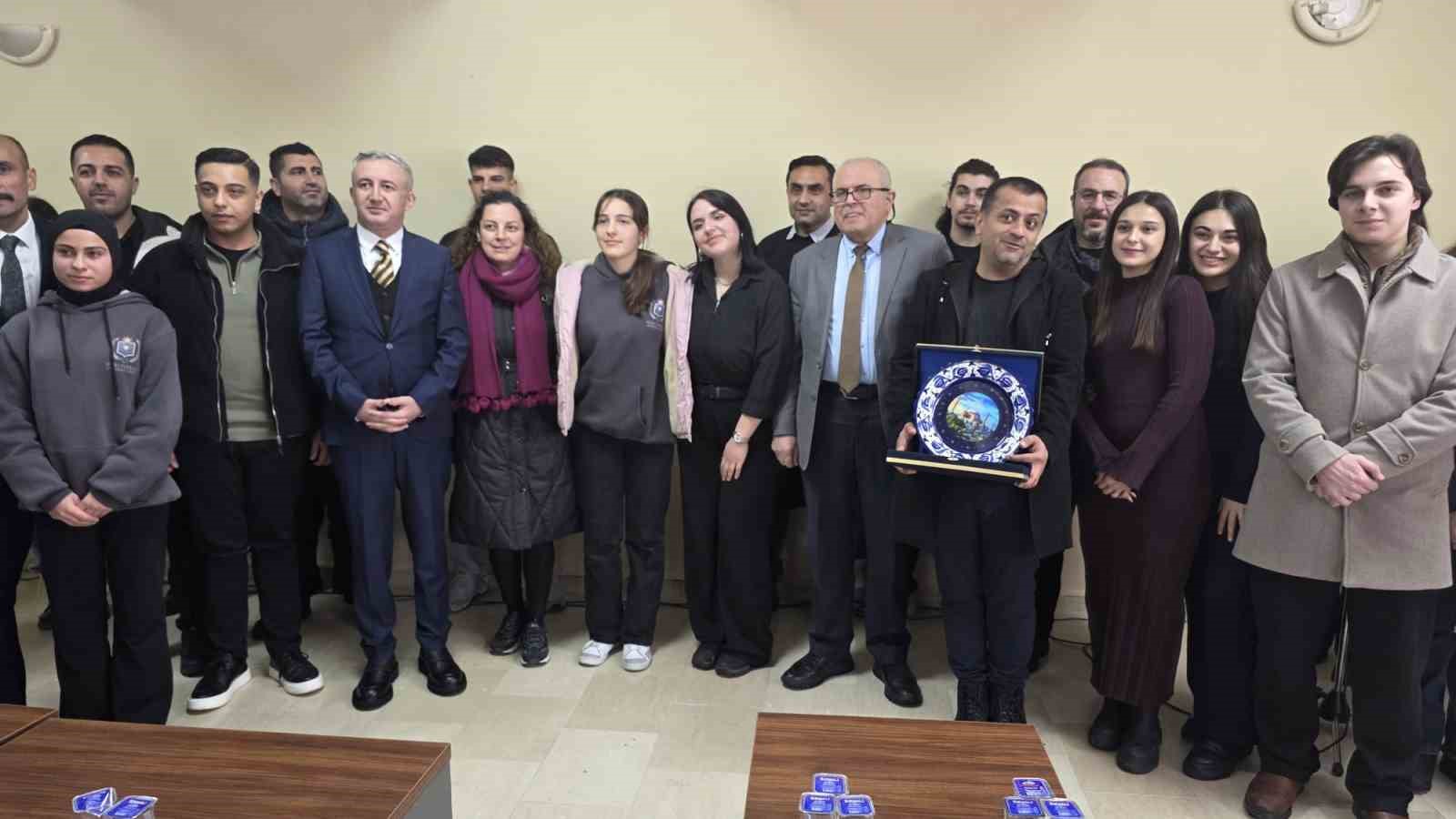 universite ogrencilerinden licede anlamli proje kutuphane kuruldu 0 QuNGMGED