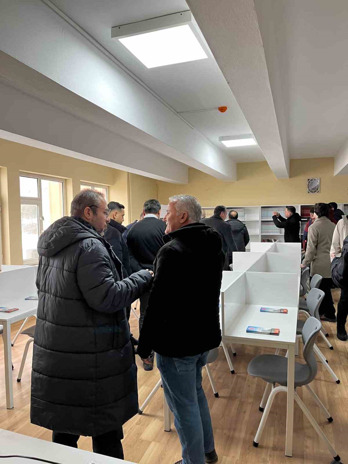 universite ogrencilerinden licede anlamli proje kutuphane kuruldu 4 KO5t99Zp