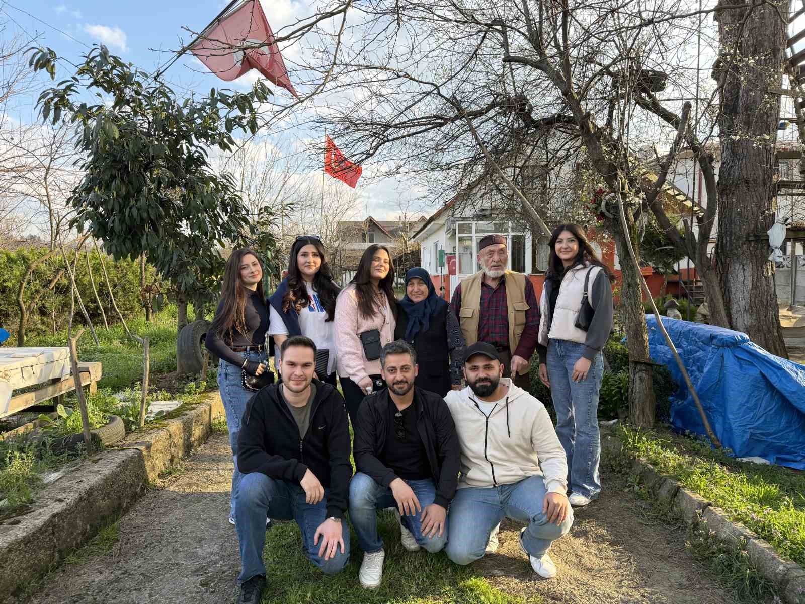 universite ogrencilerinden yasli cifte surpriz 4 Ct8SBl6N