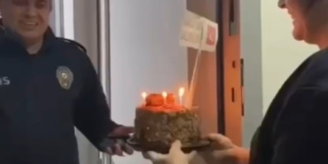 universite-ogrencilerinin-kavga-ihbarina-geldiler-pasta-ile-karsilastilar-7GWXERpa.jpg