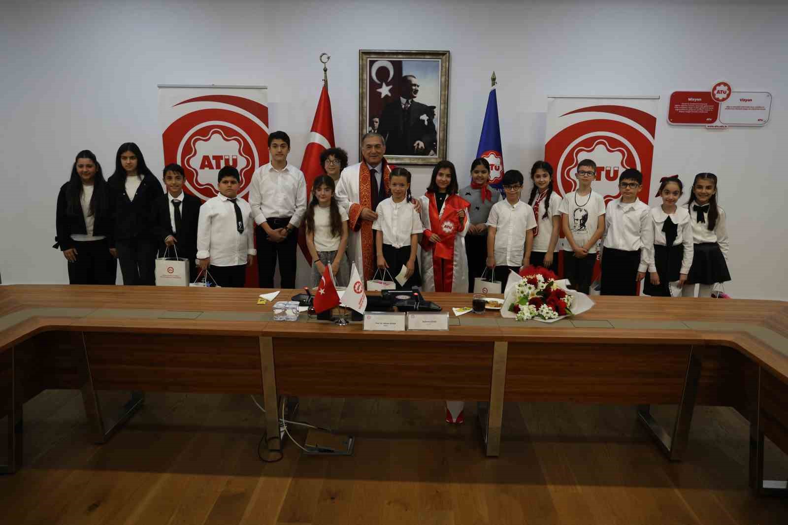 Üniversite senatosu 1 günlüğüne çocukların oldu 4 universite senatosu 1 gunlugune cocuklarin oldu 0 sZ58Vurl