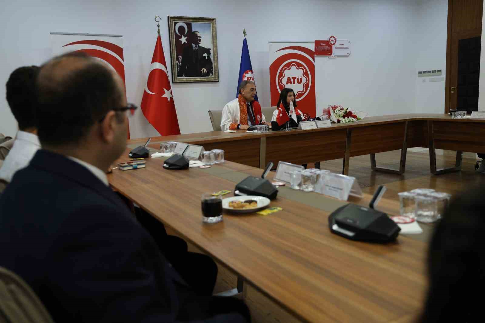 Üniversite senatosu 1 günlüğüne çocukların oldu 7 universite senatosu 1 gunlugune cocuklarin oldu 3 5jwDbvhi