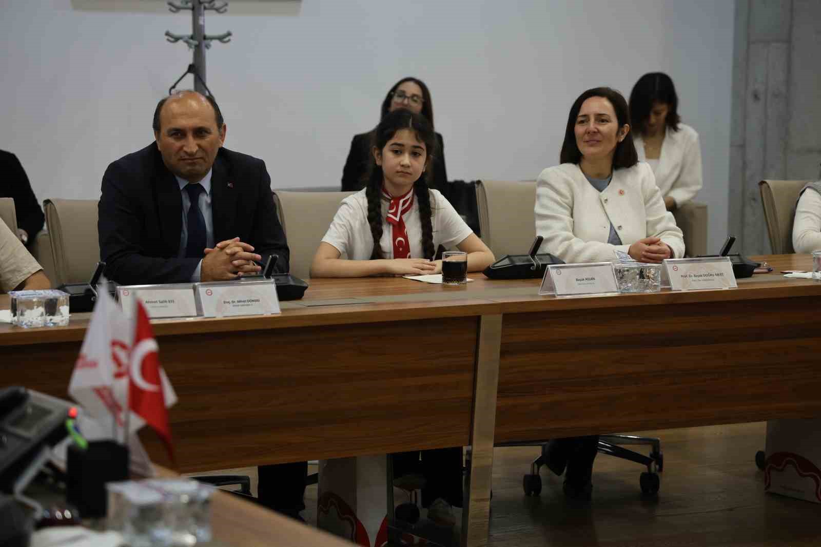 Üniversite senatosu 1 günlüğüne çocukların oldu 9 universite senatosu 1 gunlugune cocuklarin oldu 5 dWVUAWzi