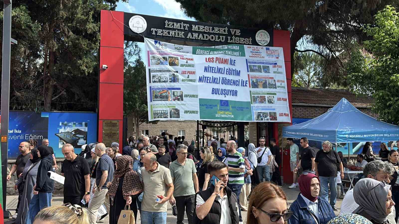 Üniversite yoluna iddialı çıktı: "İlk bine gireceğim" 8 universite yoluna iddiali cikti ilk bine girecegim 4 FdW8GXUS